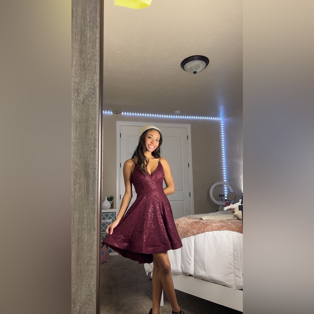 Midi-Sequin Prom Dress Burgundy